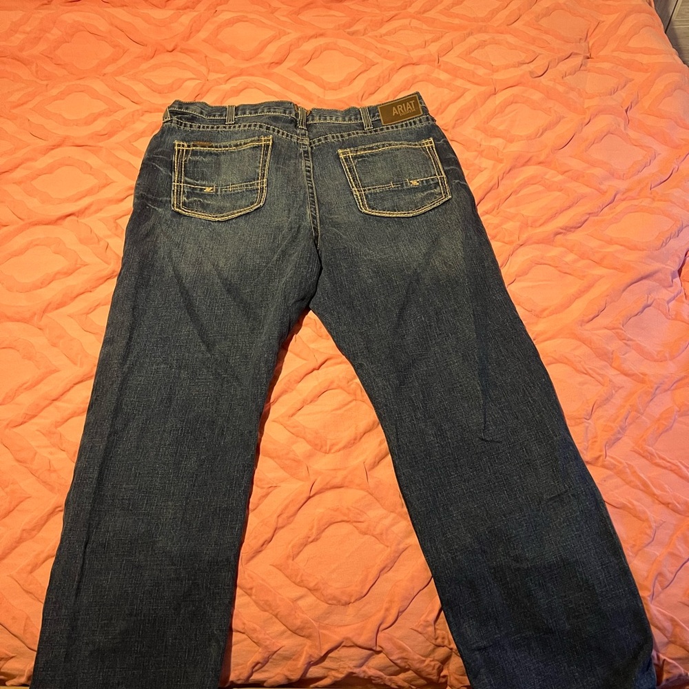 Size 42/32 Ariat Jeans. Condition is new. Smoke free home.
